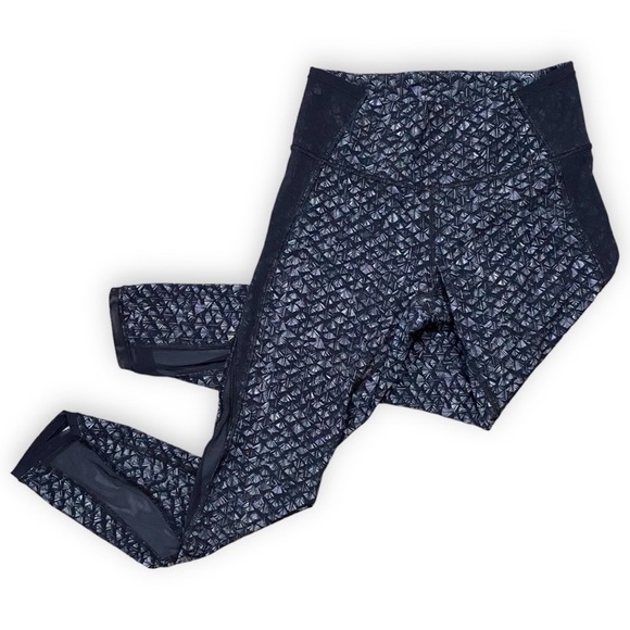 Lululemon Featherlight Tight - Size 8 - Picture 4 of 11